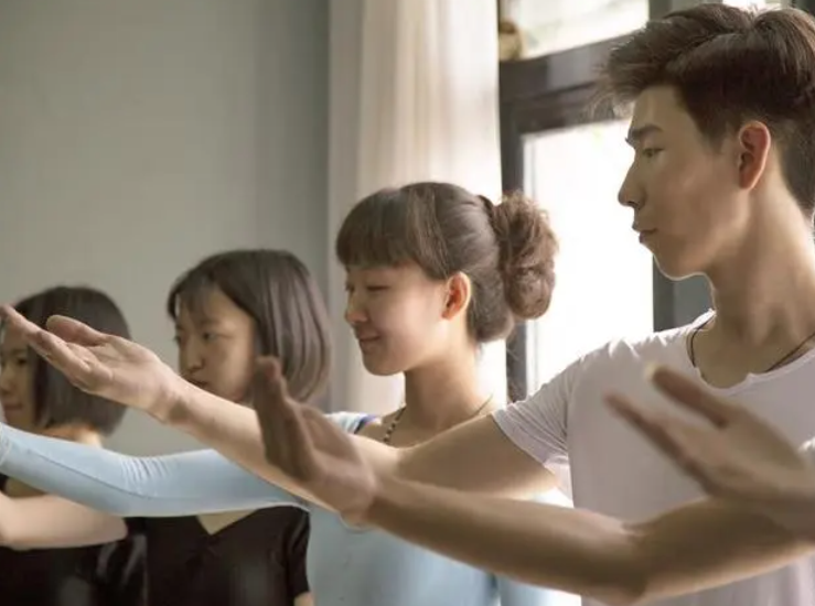 “文化课成绩不行靠艺考上大学”的路，走不通了