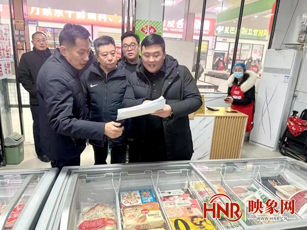 商丘市市场监管局提前介入 精准防控 确保“双节”期间食品销售安全(图2) 商丘市市场监管局提前介入 精准防控 确保“双节”期间食品销售安全(图2)