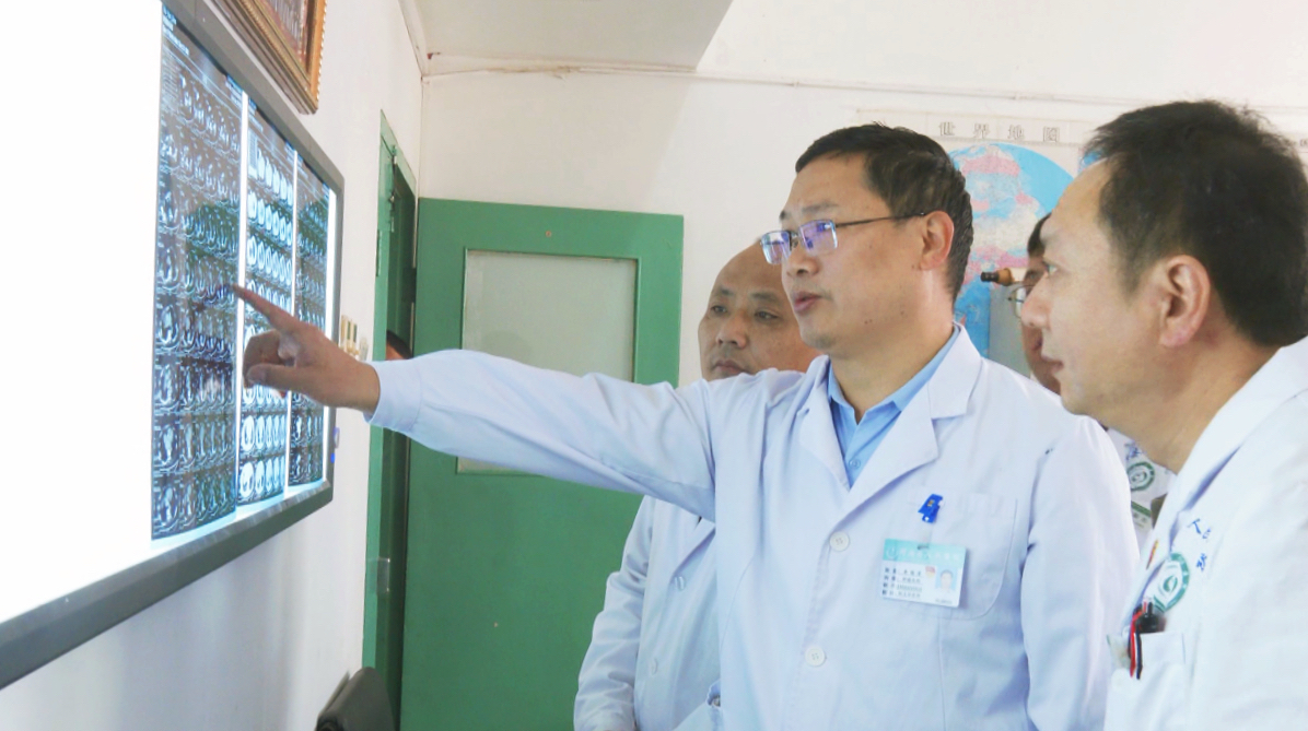 李锡清：医者仁心献大爱 优质医疗送基层