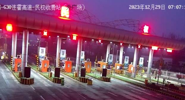 因雾雪，河南省多条高速公路禁止车辆上站