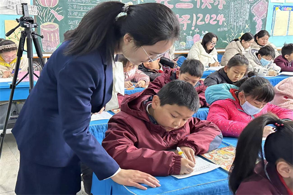 郑州高新区科学大道第三小学举行新教师过关课活动