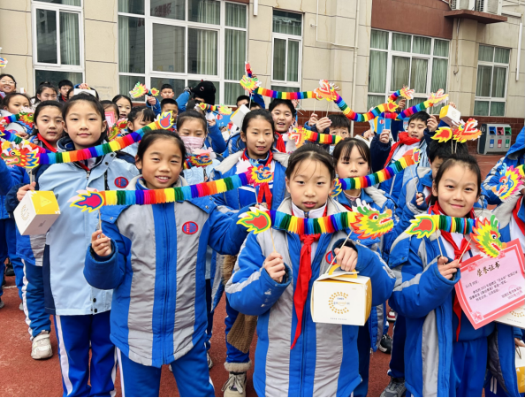 开封市大厅门小学欢乐庆元旦同心启新程