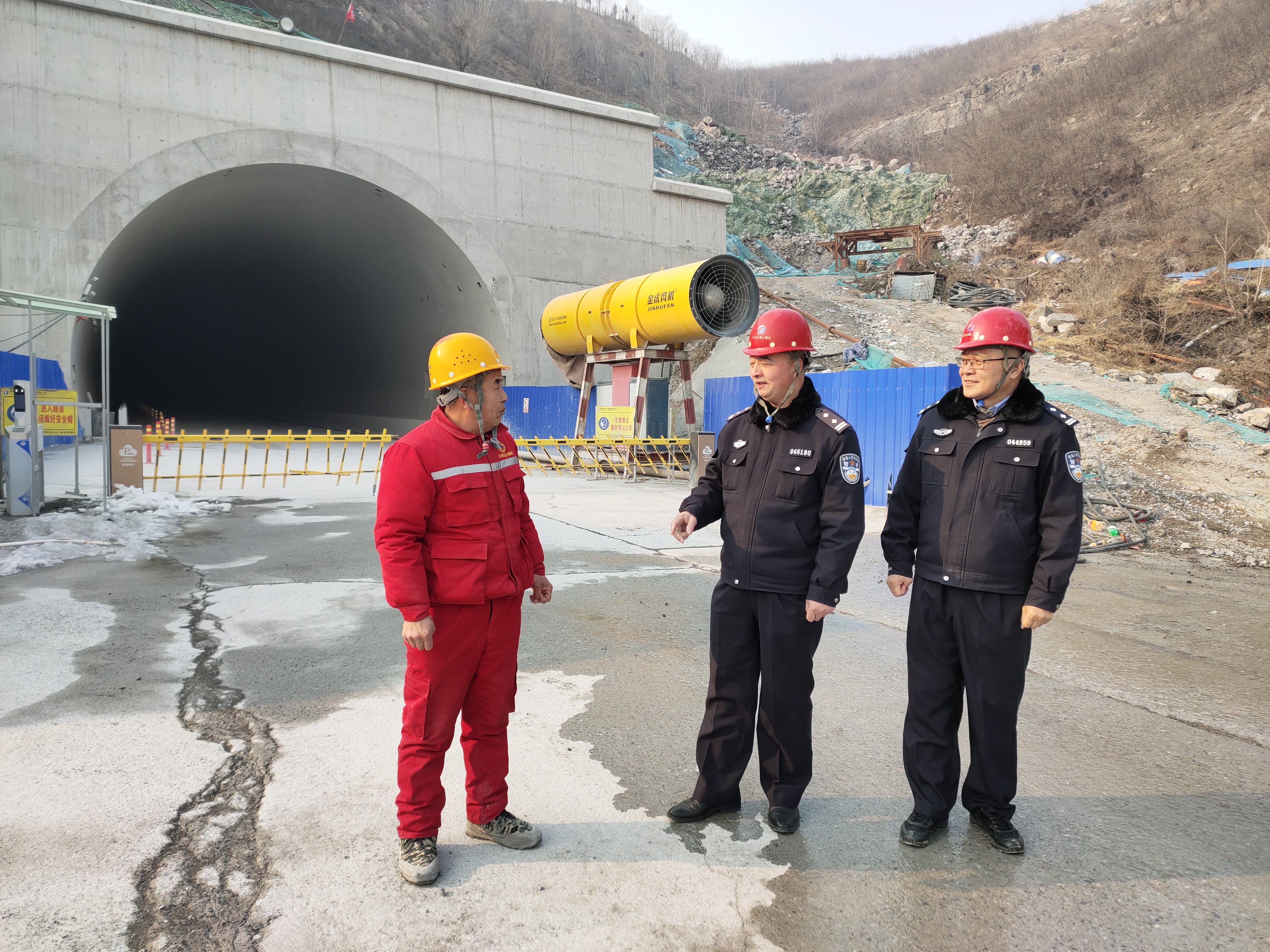 沁阳公安积极深入辖区重点工程 开展易燃易爆物品安全大检查