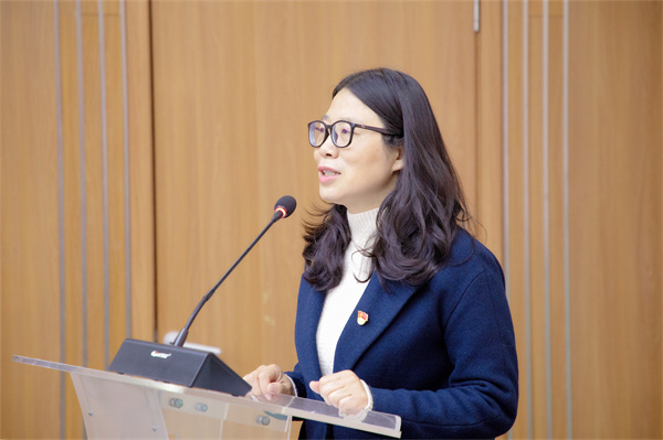 回顾耕耘路 扬帆启新程 郑州11中召开党支部书记述职评议大会