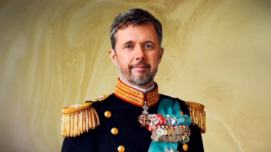 大象夜读童话王国新王登基王后娘家人捐1万祝贺