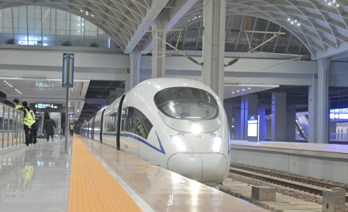 郑州至重庆间高铁确认列车快件批量运输试点工作今日启动