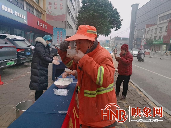 河南鲁山：又是一年腊八节  爱心粥香溢小城