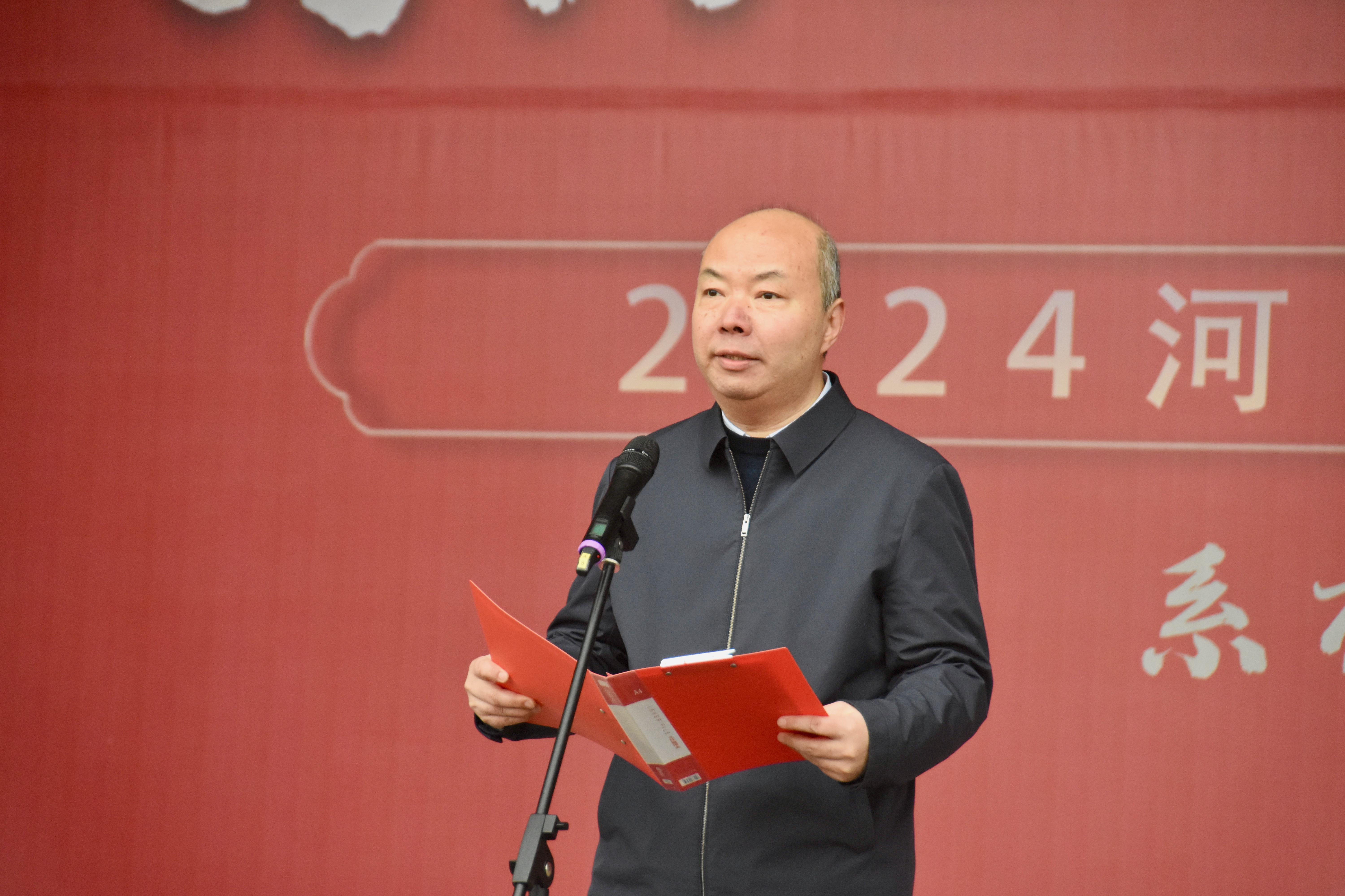 许昌市委常委,宣传部长王自合在致辞时说,"百花迎新乐中原