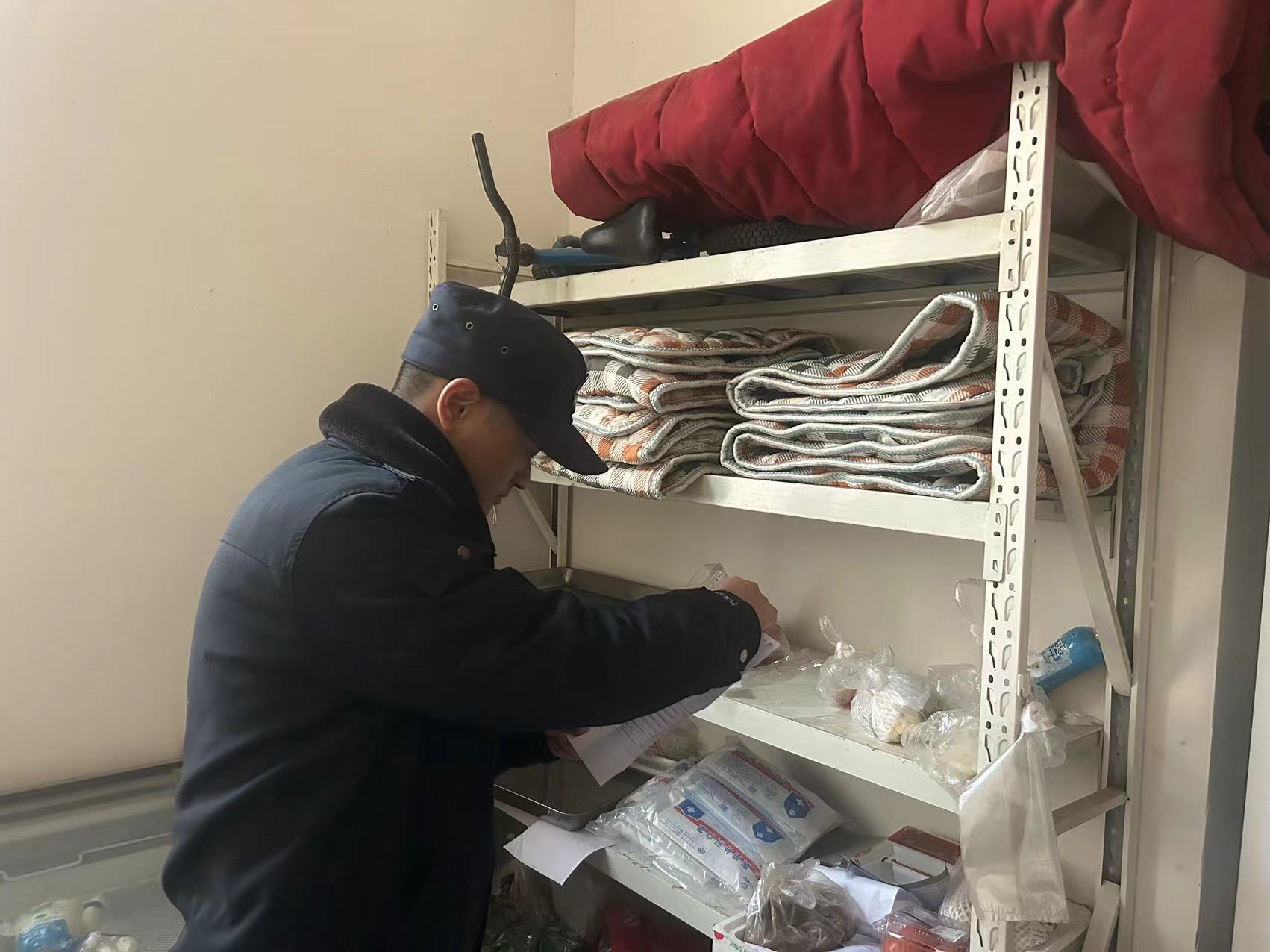 鹤壁示范公安开展缉枪治爆安全宣传及检查工作