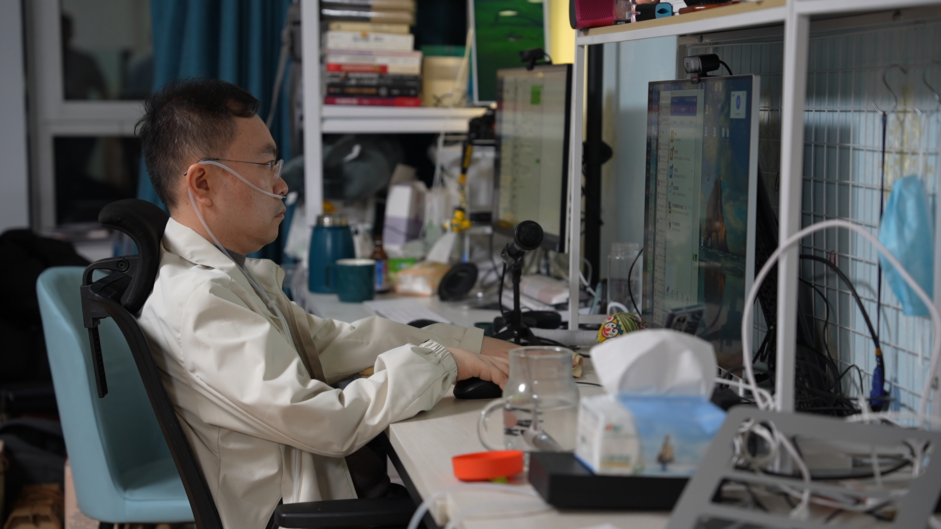 渐冻症抗争者蔡磊全力以赴打光所有的子弹丨面孔