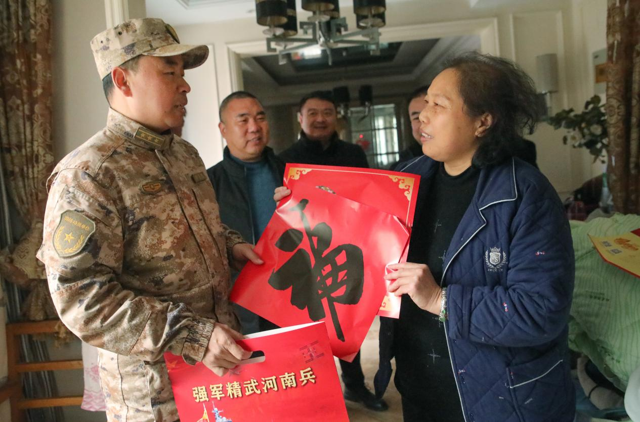 新春慰问暖人心 点滴关怀显真情