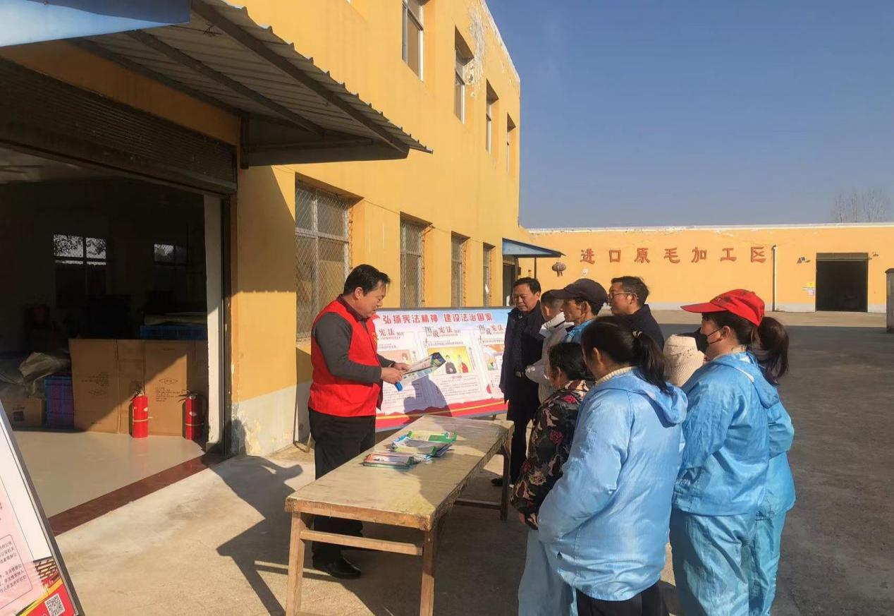 潢川县司法局：送法进企业 护航助发展