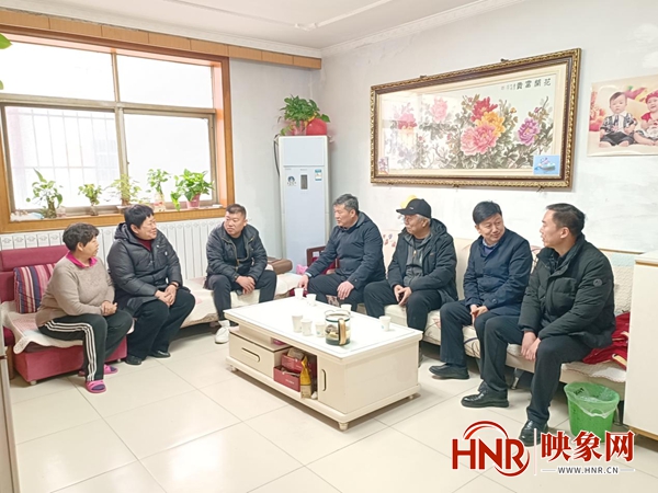 商丘市平原街道人大代表开展“春节送温暖，慰问暖民心”慰问活动