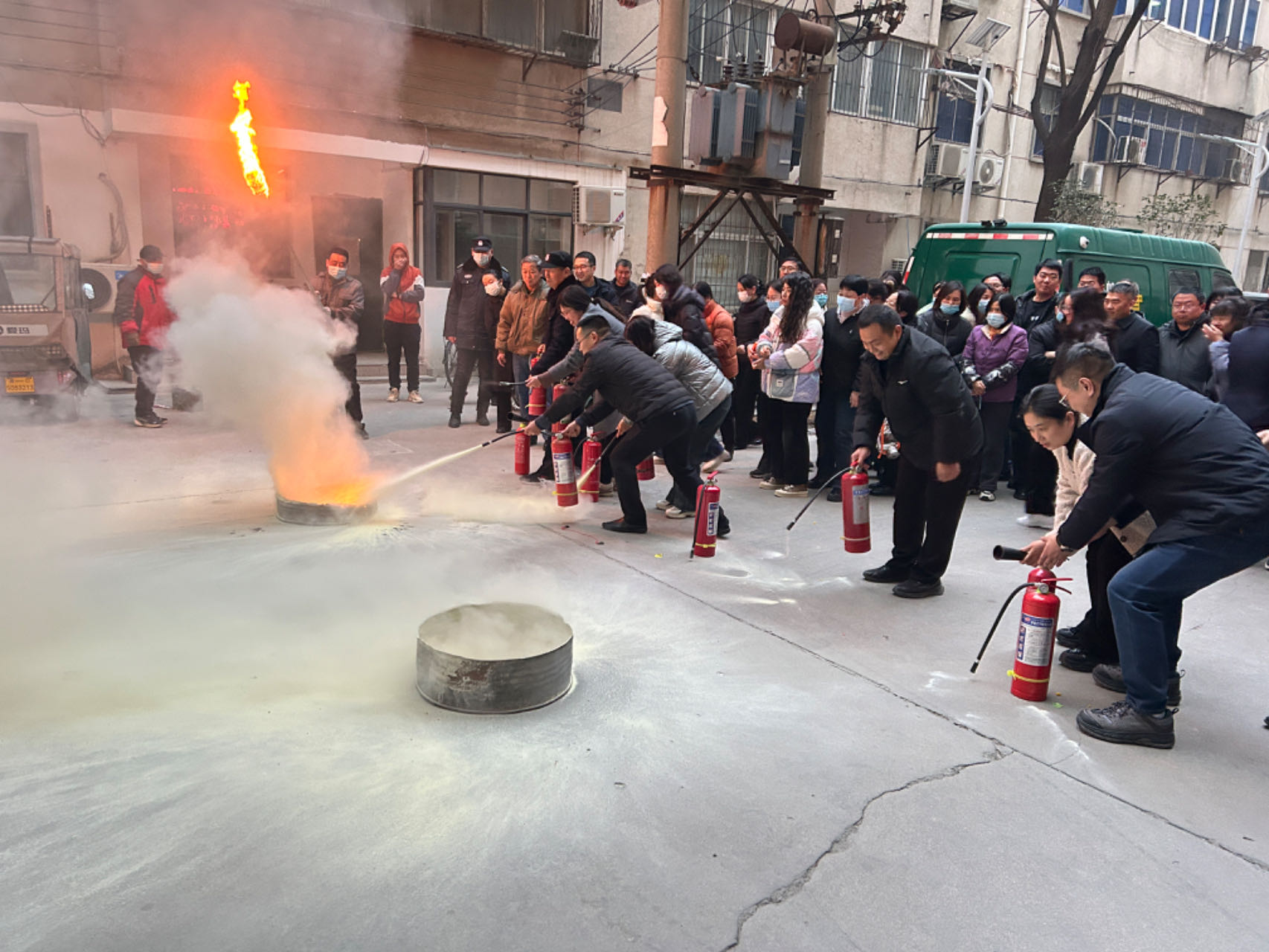 邮储银行周口市分行开展消防预案演练筑牢安全生产防线