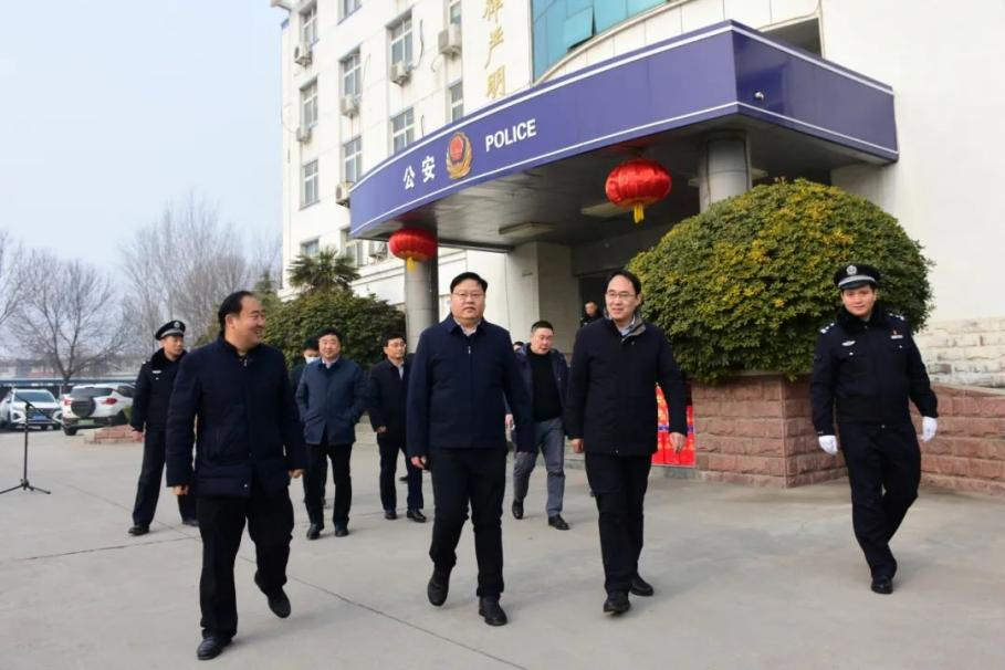 新乡卫滨区领导到卫滨分局开展走访慰问活动