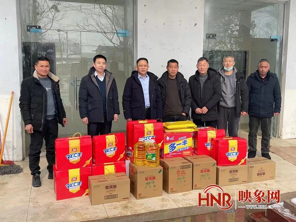 工行周口分行走进乡村送温暖