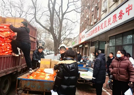 开展系列冬季救助活动 郑州慈善陪伴困难群众共度新春