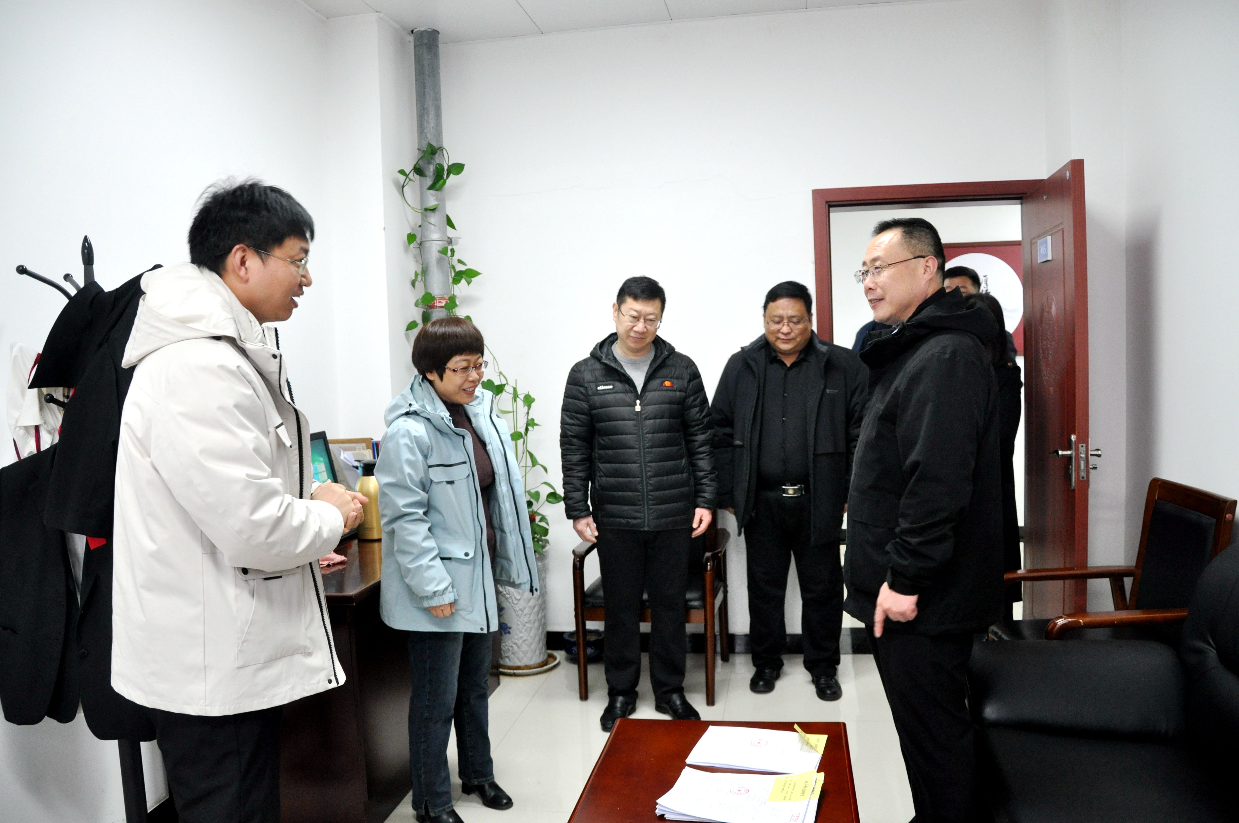 旧岁已展千重锦 新年再进百尺竿！鹤壁市淇滨区法院举行新春团拜