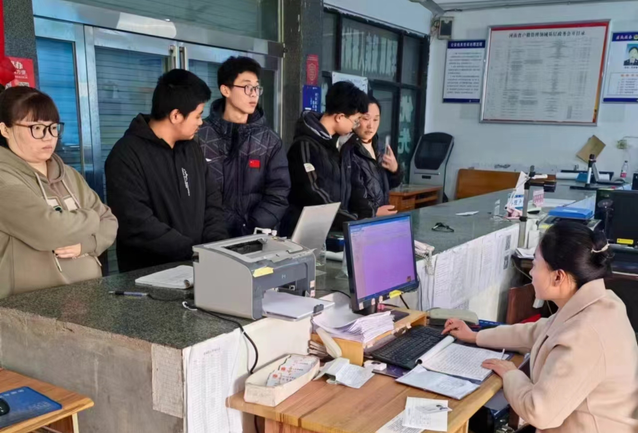 浚县公安局：节日办证“不打烊”，为民服务“不断档”
