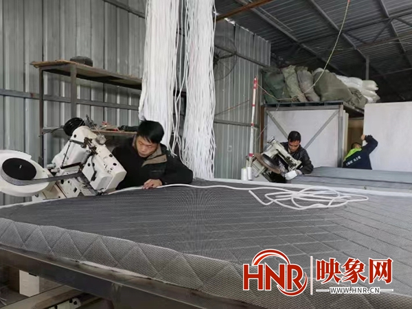 河南鲁山县：智能床垫供应多元市场