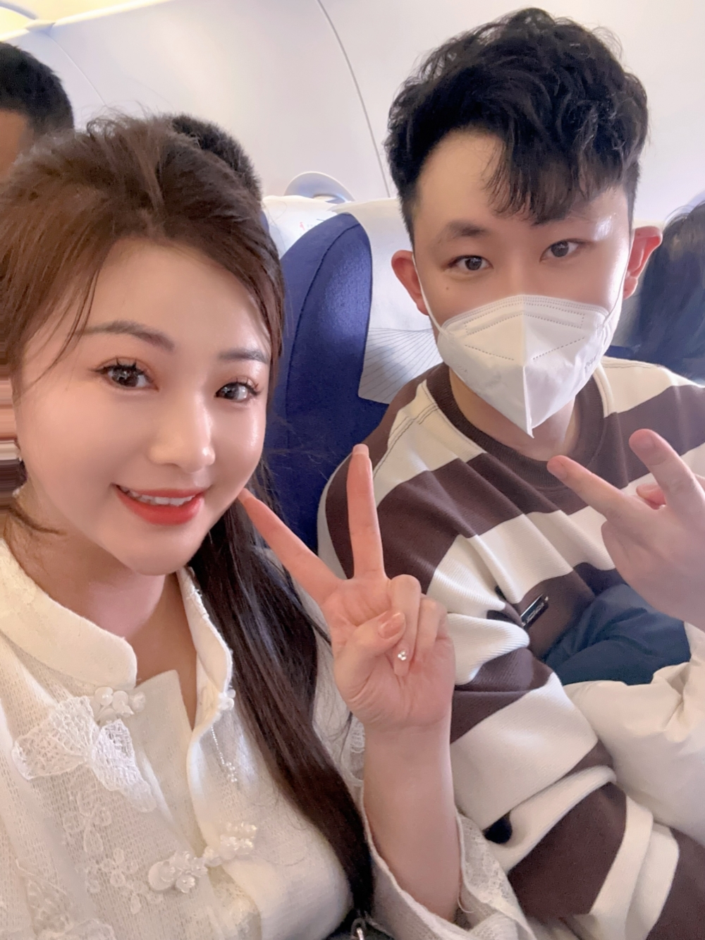 0myradio>正文>于大年初四就和导演组一起奔赴取景地舍弃了休假的主持