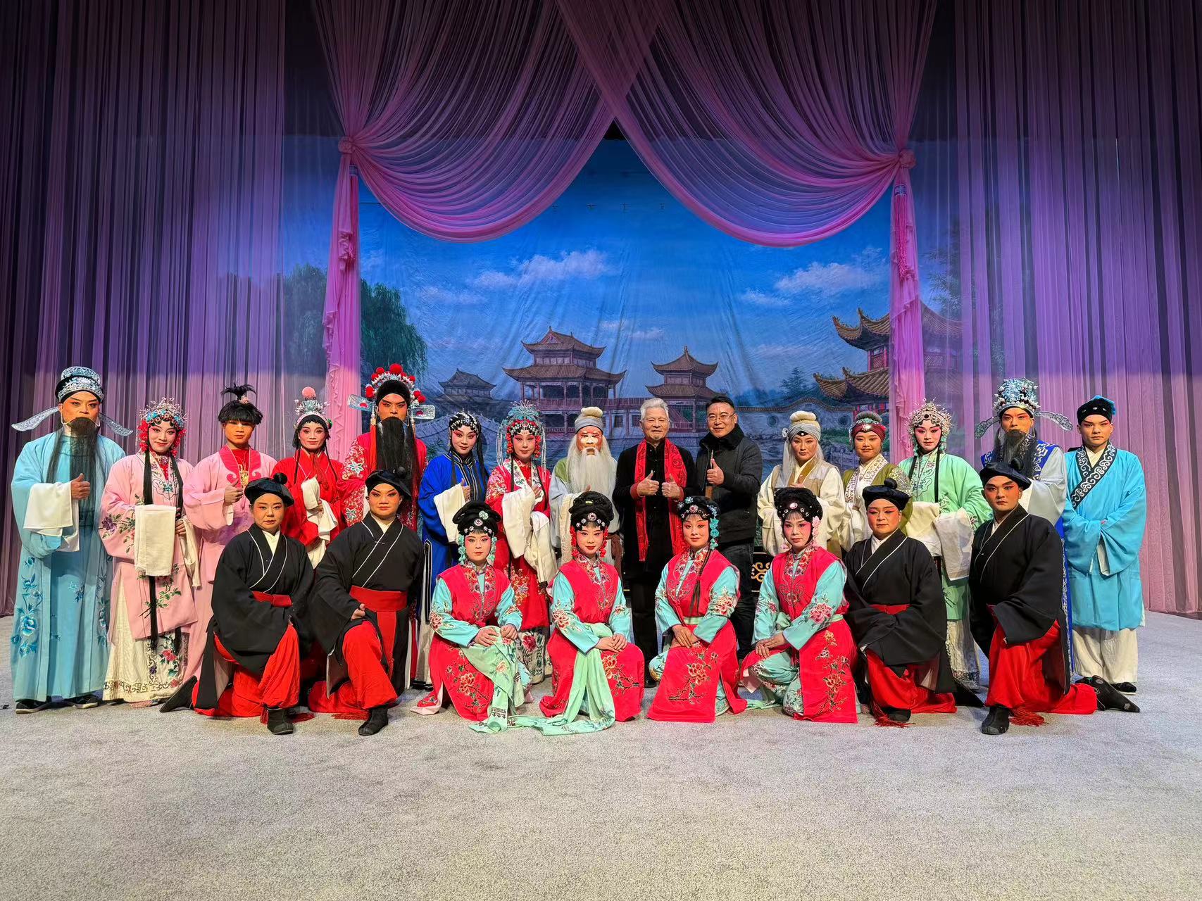 大爱剧团曲剧三女拜寿在郑州大剧院圆满上演