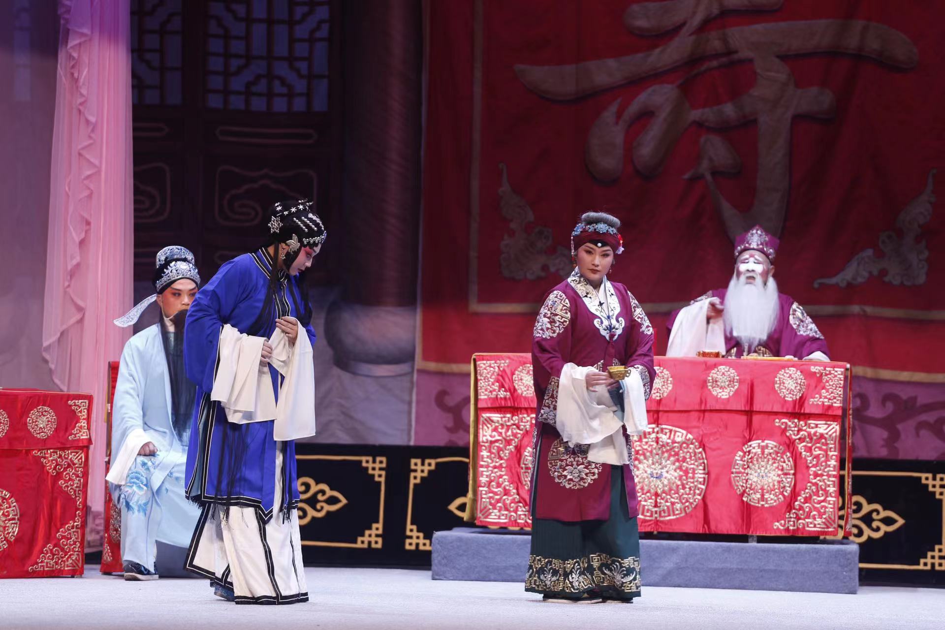 大爱剧团曲剧三女拜寿在郑州大剧院圆满上演