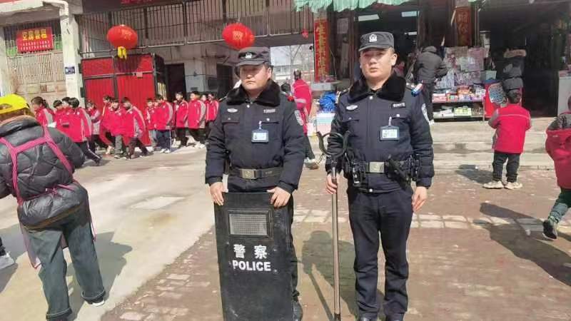 新学期新气象  通许公安全力护航“开学季”