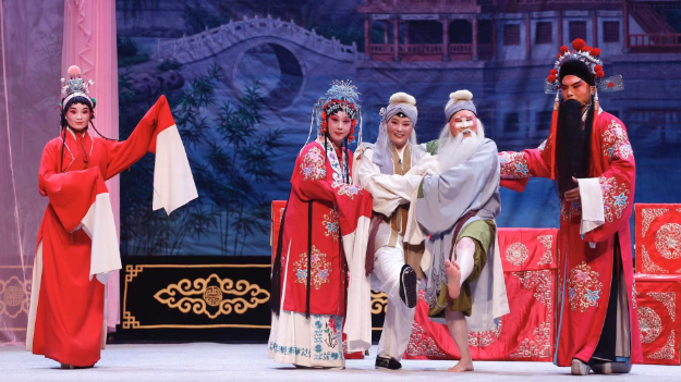 大爱剧团曲剧三女拜寿在郑州大剧院圆满上演