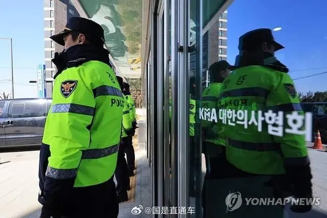 动手了！5名干部被查抄，韩国医政对抗谁更“硬”？
