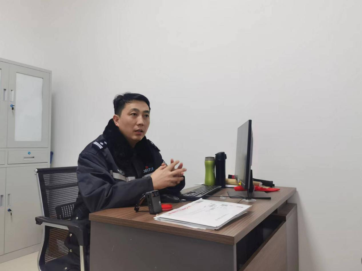 首页>晓辉在路上>正文>2023年12月16日至12月18日,连续三天,郑州交警