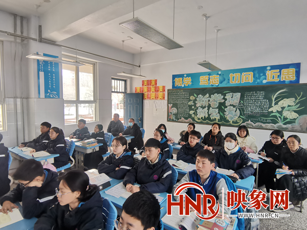 鹤壁市教育教学中心专家到兰苑中学开展听课指导活动