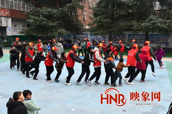 国网驻马店供电公司：“电力雷锋”情暖特殊儿童