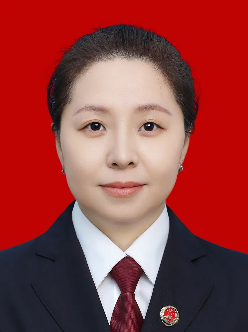 满腔智慧我们都是母亲,女儿,爱人,姐妹咱们更是奋战在一线的女检察官