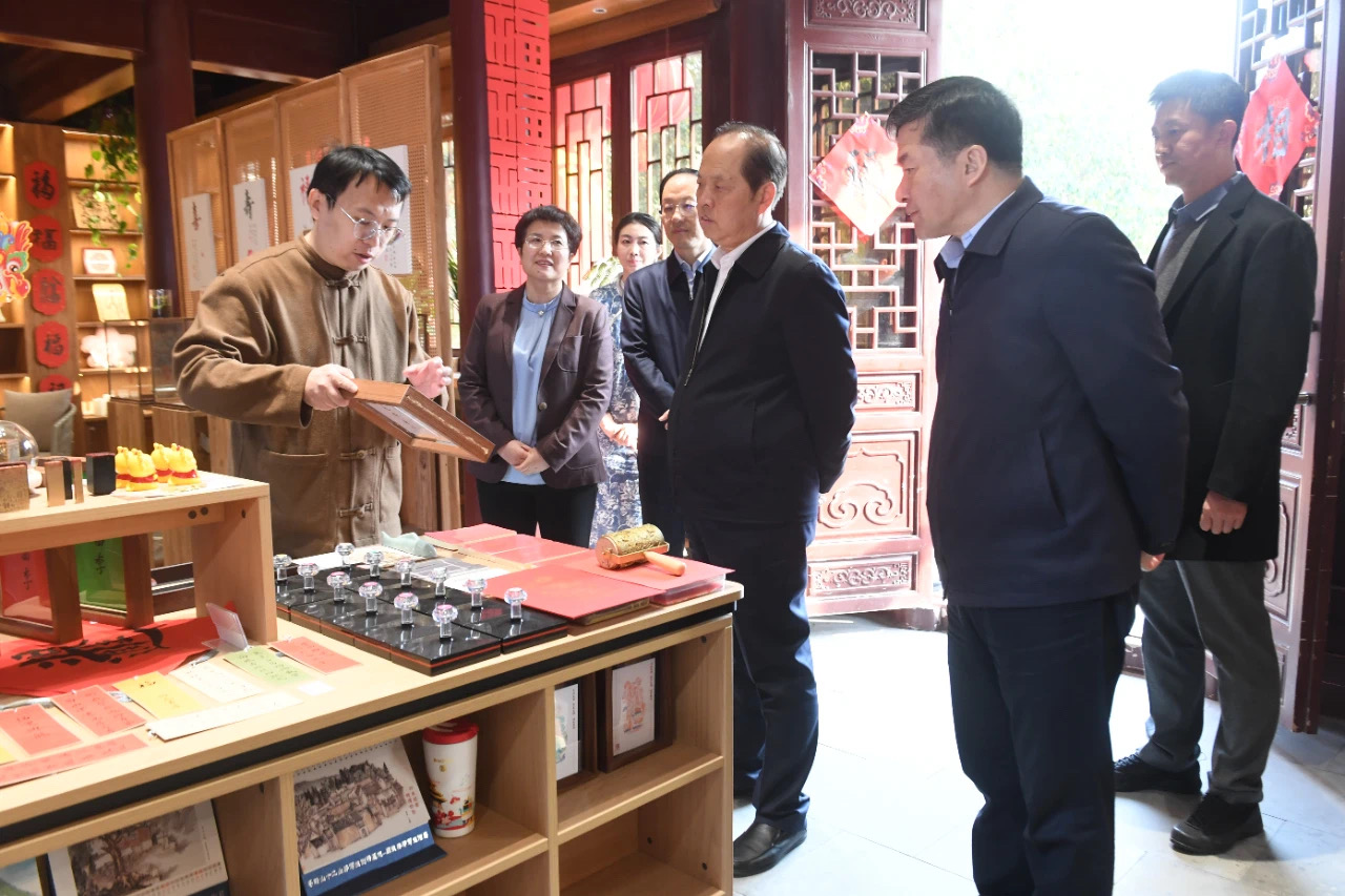 安伟:展示"年轻郑,文化郑,国际郑,科技郑"新形象-大象网