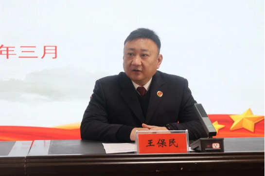 上蔡县人民检察院党组书记,检察长王保民向即将开启军旅征程的预定