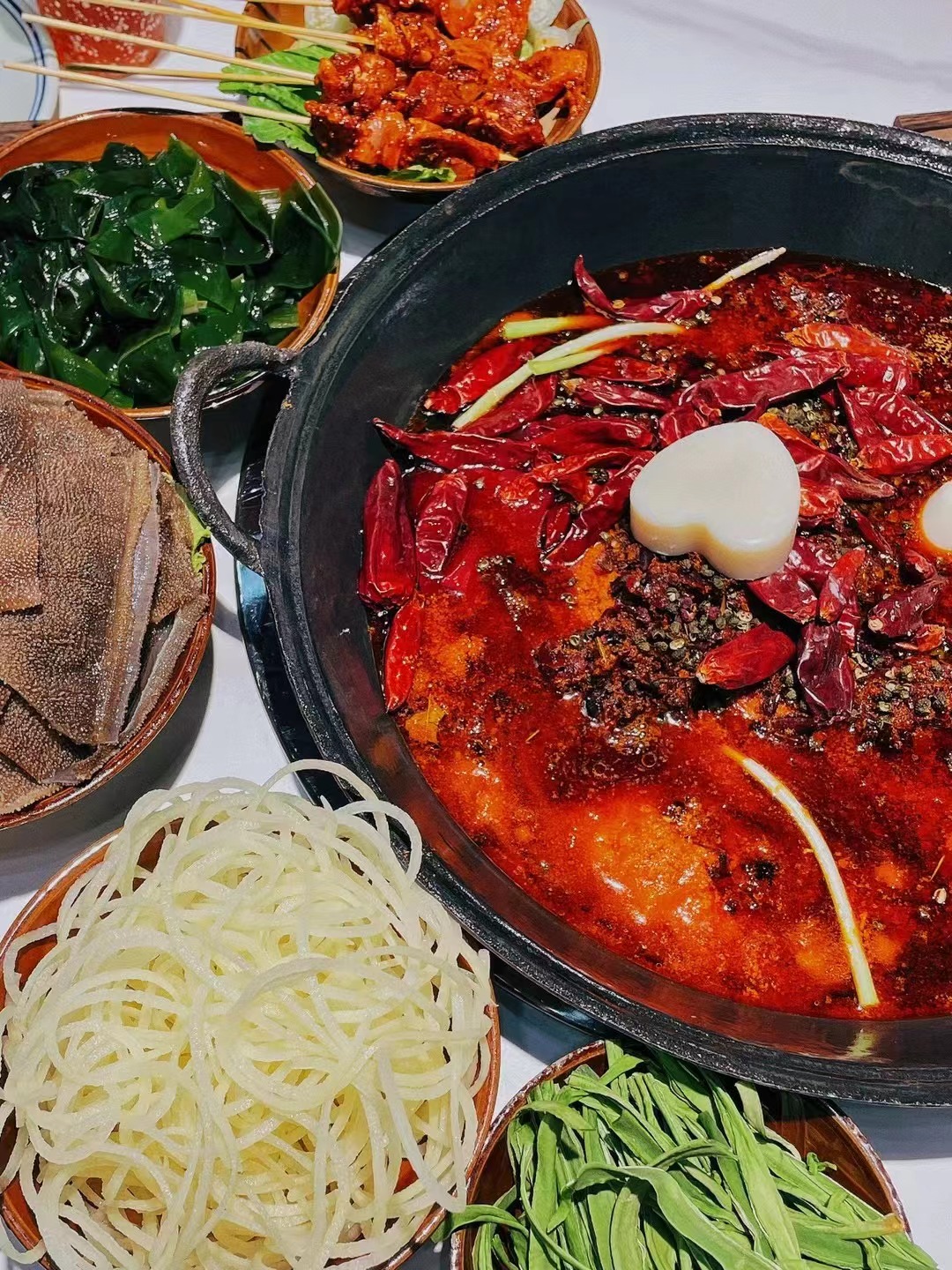 条状菜才是重庆老火锅的正确打开方式-大象网