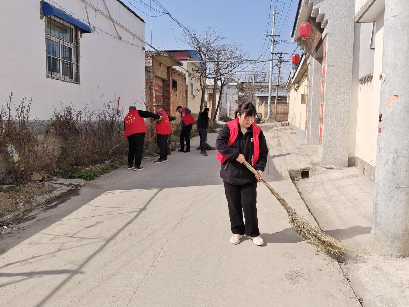 场所的杂草落叶,生产生活垃圾等进行了集中清理和全覆盖拉网式整治
