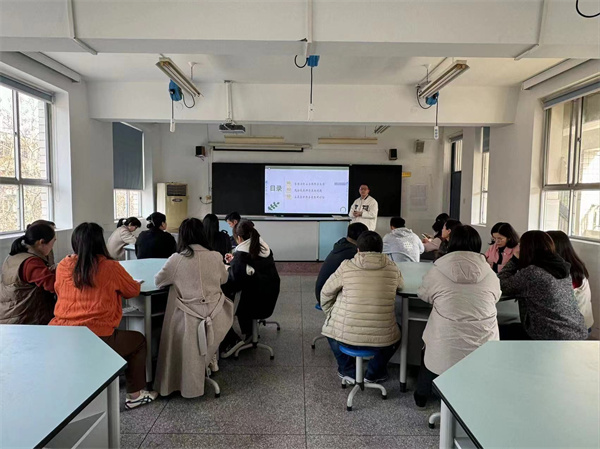 郑州市管城区二里岗小学开展学科教研活动