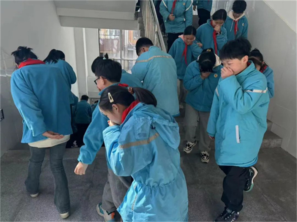 郑州市二七区陇西小学先锋路校区开展消防演练