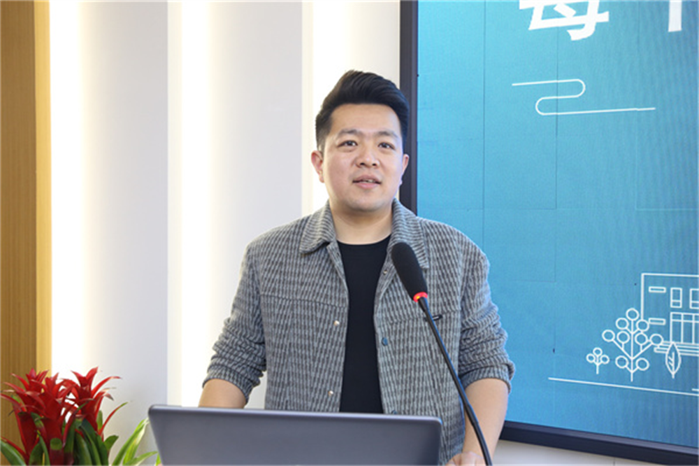 郑州市第五十八中学举行干部读书分享会