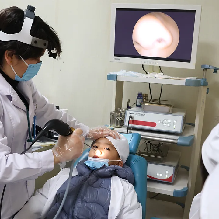 了解了内镜室,测听室,治疗室,中医科等科室,亲自体验耳鼻喉检查的过程