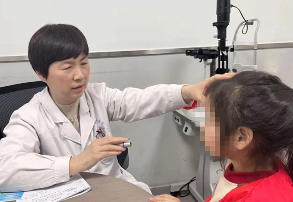 南阳市眼科医院刘小林讲解如何区别真性近视与假性近视