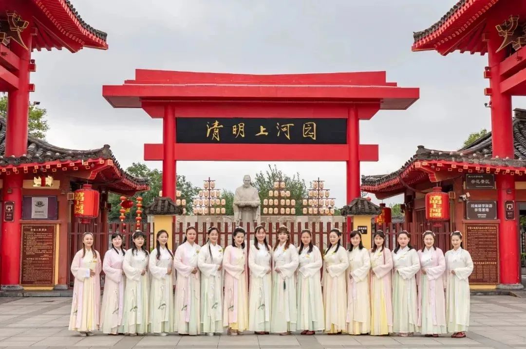 开封这些地方,汉服免费穿!-大象网