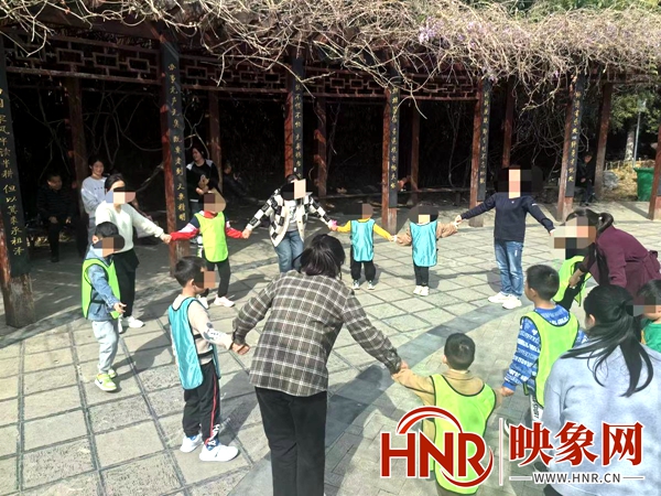 南阳市中心医院和南阳市妇幼保健院组织自闭症儿童春游活动