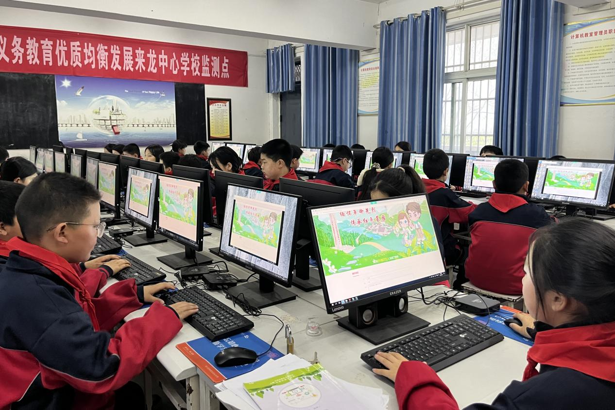 潢川县：清明祭英烈 党史润童心