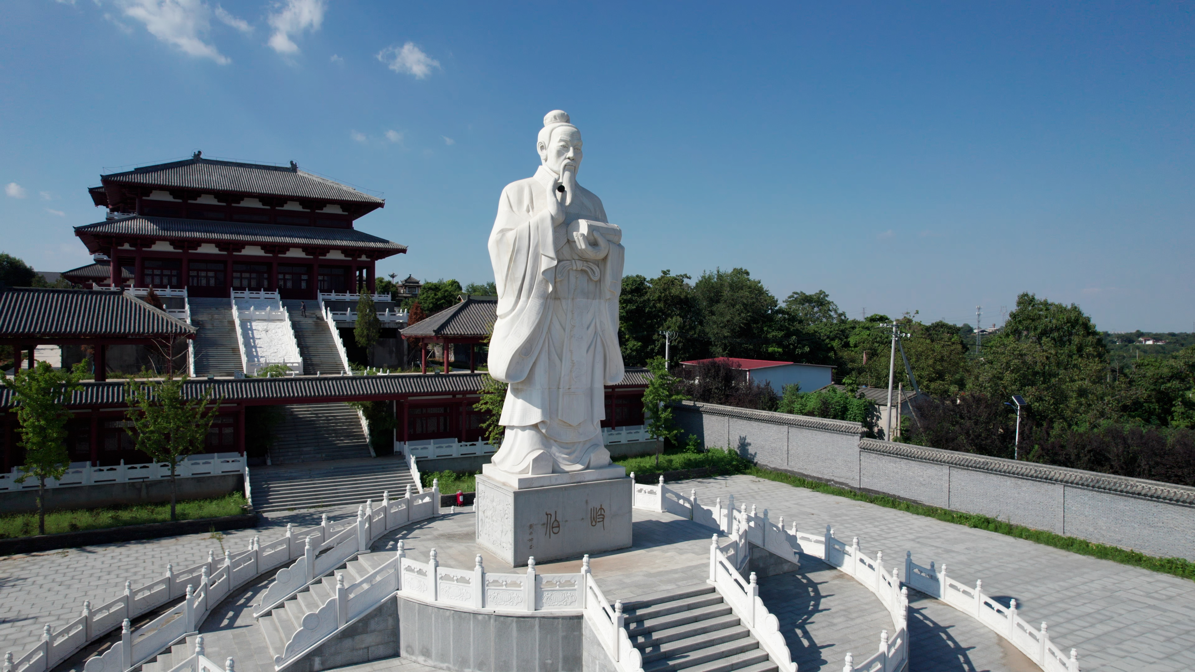 "这是我第二次来新密,心情依旧非常激动澎湃.