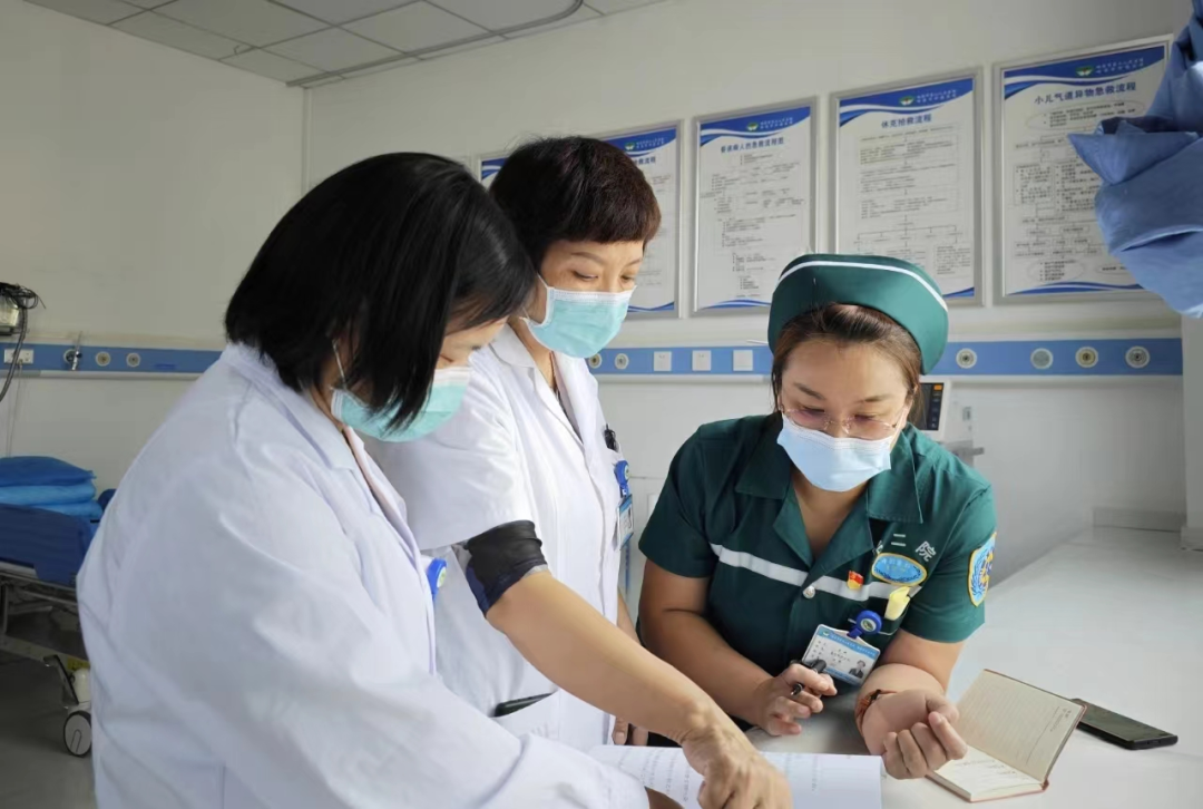 "我深知援疆工作所面临的困难和挑战,但正是在新疆哈密这个大家庭里