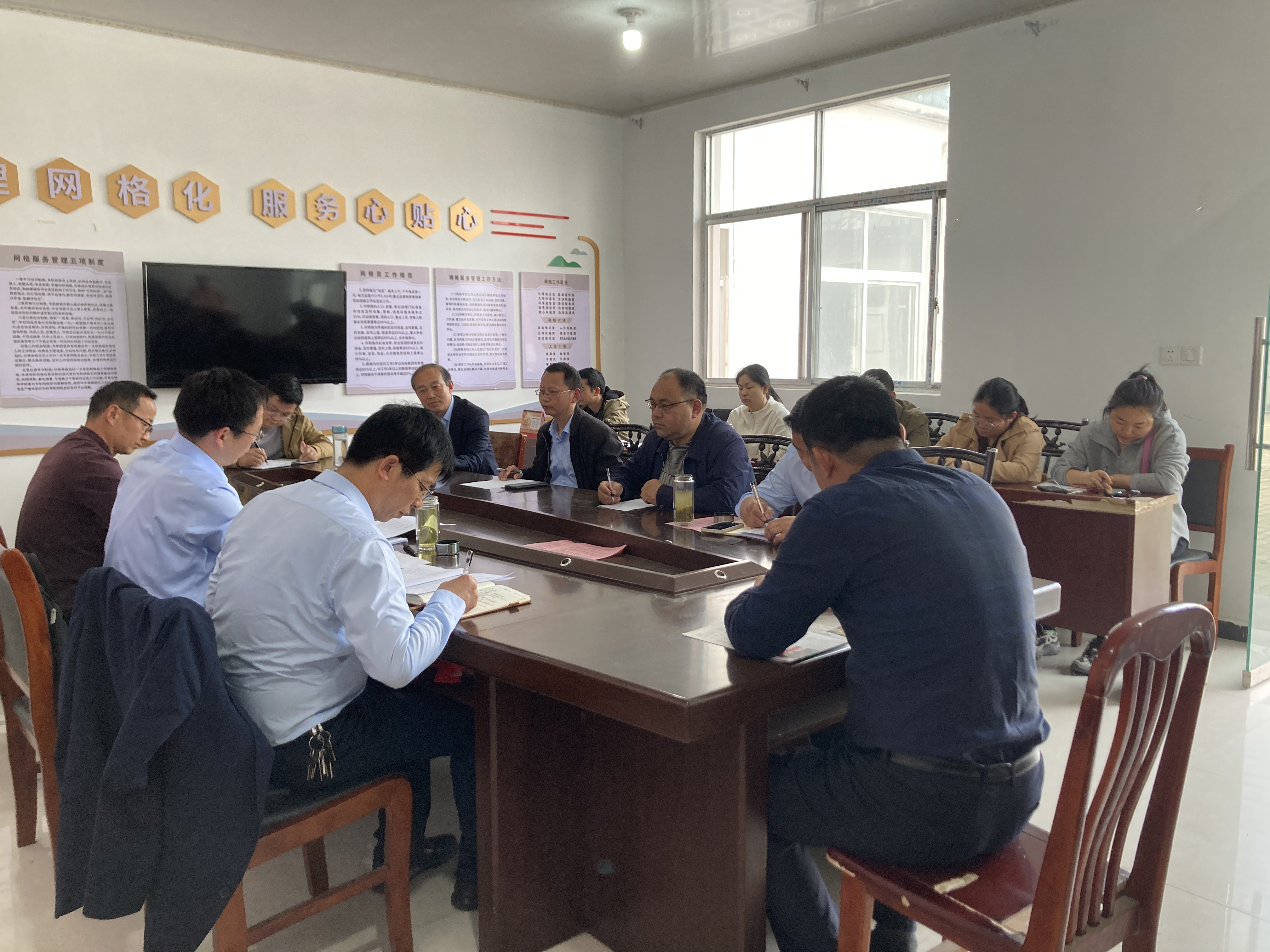 潢川县司法局开展“支部联支部”主题党日活动