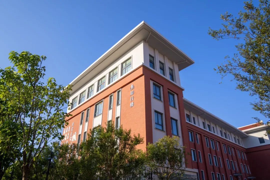 郑州航空港外国语高级中学公开招聘在职教师公告